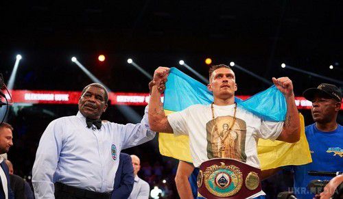 Український боксер впевнено переміг американця і підтвердив звання чемпіона світу. Усик побив Хантера і захистив пояс чемпіона за версією WBO