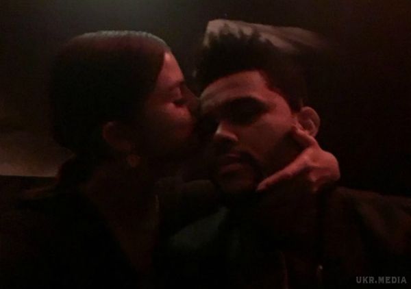 Селена Гомес і The Weeknd опублікували в Instagram перше спільне селфі. Селена Гомес і The Weeknd Селена Гомес і The Weeknd (Абель Тесфайе) вже давно не приховують своїх стосунків.