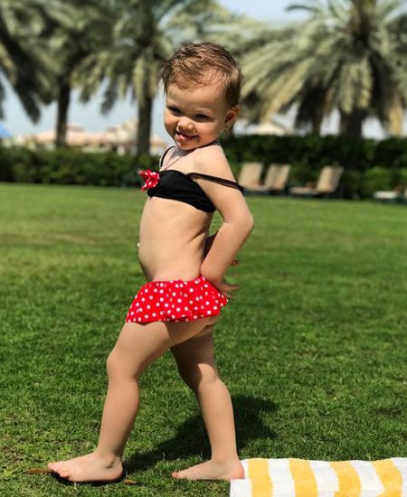 Олена Темнікова відпочиває в Дубаї: фото 2-річної доньки та селфі в бікіні. У перших числах квітня Олена Темнікова разом зі своїми рідними вирушила в довгоочікувану відпустку. 