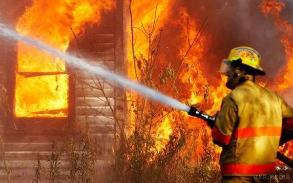 В Одесі загорівся причал: 15 будинків знищено. Цієї ночі в Одесі спалахнула пожежа на причалі № 133, яка знищила 15 дачних будинків