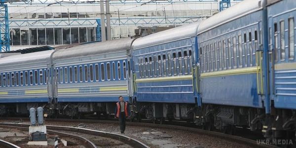 Запущені додаткові поїзди на травневі свята. Під час травневих свят "Укрзалізниця" призначила 8 додаткових поїздів.