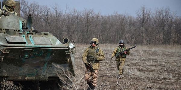 Бойовики 24 рази обстріляли позиції ЗСУ, поранені два бійця. Двоє українських військових поранені в зоні АТО в середу.