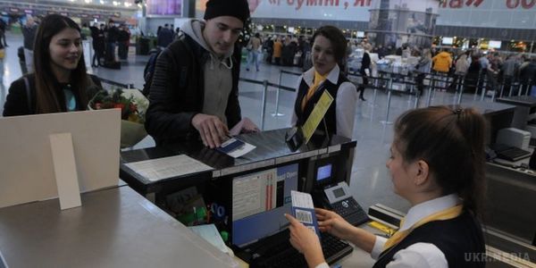  В Україні більше неможливо придбати квиток на літак, не надавши свої паспортні дані. З 12 квітня в Україні змінилися правила покупки авіаквитків