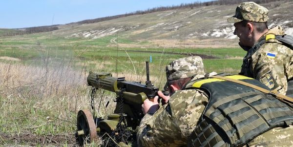 АТО: 45 обстрілів, четверо військових поранені. Бойовики за добу 45 раз обстріляли позиції сил АТО, четверо військовослужбовців поранені.