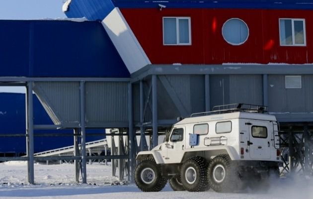 Росія вперше показала фото військової бази в Арктиці. На базі можуть проживати до 150 військовослужбовців протягом півтора року.