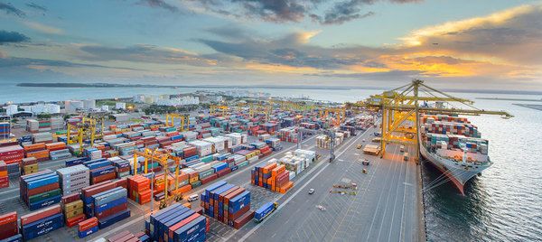 Світова корпорація DP World має зайти в Україну до кінця 2017 року - Омелян. Один з найбільших світових портових операторів DP World повинен почати роботу в порту Южний до кінця цього року.