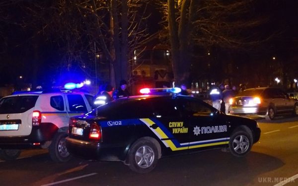 П'яний полковник носився нічним Києвом. Екс-полковник нецензурно лаявся у бік патрульних під час затримання та ображав свідків.