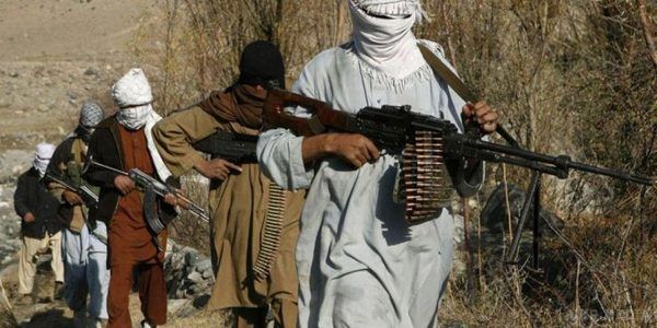 Таліби вбили 130 солдатів на військовій базі в Афганістані. Бойовики ісламістського руху "Талібан" вбили понад 130 афганських військовослужбовців на військовій базі біля міста Мазарі-Шариф на півночі Афганістану