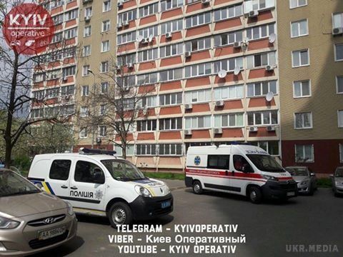 У Києві чоловік вистрибнув з балкона на 16 поверсі. В Оболонському районі столиці на вулиці Північній чоловік вискочив з балкона багатоповерхівки. 