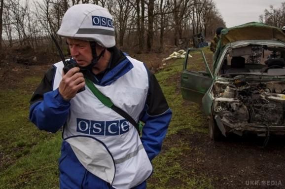 Після загибелі співробітника ОБСЄ на Донбасі, місія призупинила роботу патрулів, - Хуг. Заступник голови СММ ОБСЄ додав, що у вівторок роботу патрулів буде частково відновлено.