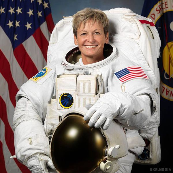 57-річна Уїтсон побила рекорд тривалості перебування в космосі для астронавтів NASA. Пеггі Уїтсон в цілому провела на орбіті 534 дня, перевершивши досягнення Джеффа Вільямса.