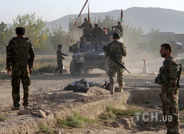 У Пентагоні стверджують, що РФ постачає зброю "Талібану" в Афганістані. Росія передає кулемети та іншу стрілецьку зброю талібам, які використовують її в південних провінціях Гільменд, Кандагар і Урузган.