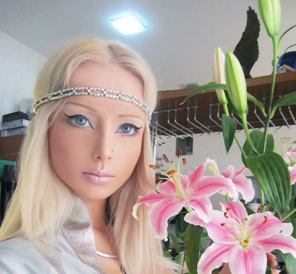 Жива лялька Барбі... одеситка Валерія Лук'янова!(відео).  Показала, як виглядає без косметики і фотошопу...і навіщо їй взагалі макіяж?