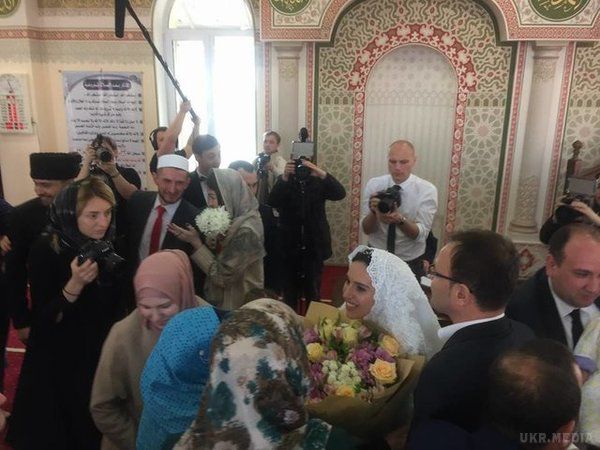 Весілля Джамали: церемонія пройшла з дотриманням мусульманських традицій (фото). Спочатку закохані отримали згоду і благословення батьків.