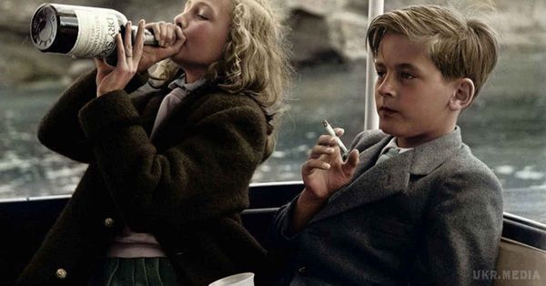 В Мережі 100 раз бачив фото хлопчика, який палить і п'є  дівчинка, але так і не знав... Виявляється, ця фотографія була зроблена в 1955 році принцесою Маріанною Сайн–Вітгенштейн–Сайн і називається...