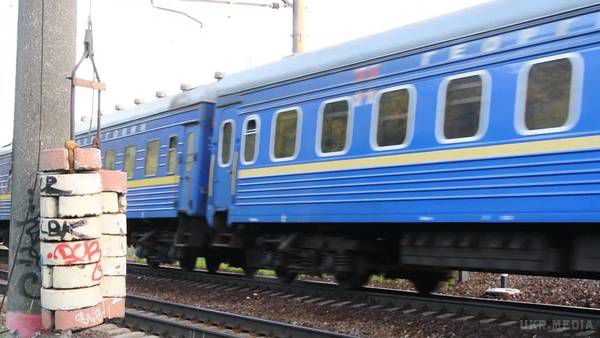 У потягу "Москва-Харків" прикордонники виявили "вибухівку" від ФСБ (фото). В купе потягу силовики виявили предмет, схожий на вибуховий пристрій. Пасажирів вагону відразу евакуйовали, вагон відчепили та перенаправили на резервну колію.