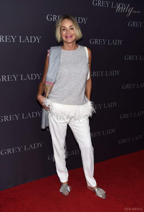 59-річна Шерон Стоун вразила шикарним зовнішнім виглядом (фото). Актриса відвідала прем'єрний показ фільму "Сіра леді".