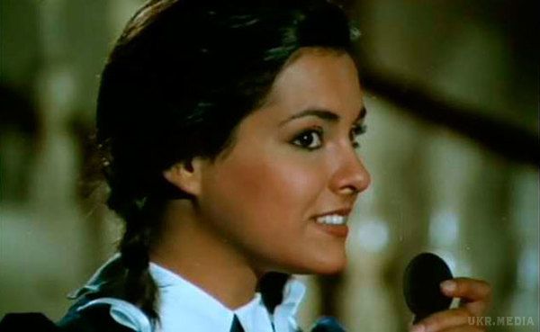 Що стало з актрисою, яка виконала головну роль в серіалі "Корольок — пташка співоча" (фото, відео). Яскрава та надзвичайно красива зірка засяяла на небосхилі турецького кіно в 1986 році.