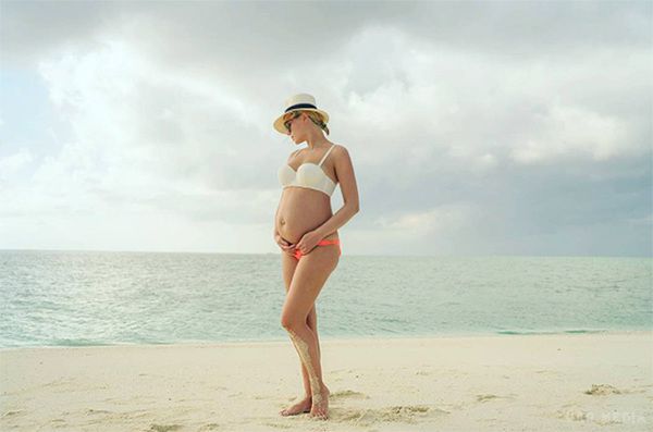 ЗМІ: Поліна Гагаріна народила другу дитину. Тільки вчора ми писали, що Поліна Гагаріна офіційно підтвердила інформацію про свою вагітність: 30-річна співачка опублікувала фотографію, на якій позує на пляжі з кругленьким животиком.