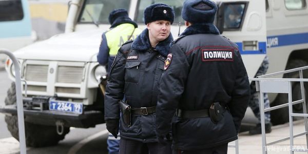 У Москві чоловік убив жінку-провізора в аптеці. Чоловік у військовій формі скоїв розбійний напад на аптеку убив жінку, яка там працювала.