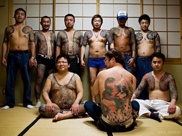 Поліція Японії побоюється активізації якудза. Прибуток японських мафіозі становлять надходження від рекету, азартних ігор, секс-індустрії, наркотиків і зброї, махінацій з фінансами і так далі. 