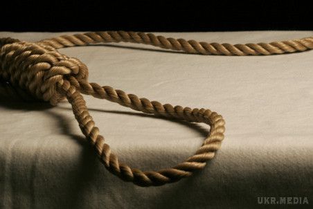 На Харківщині солдат-строковик з Донбасу покінчив життя самогубством, натягнувши мотузку на лікарняних перилах. Обставини трагедії з'ясовуються.