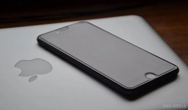 Apple розробляє нескінченну батарею для iPhone. Компанія Apple створює новий тип бездротової зарядки, яка працюватиме через Wi-Fi маршрутизатори та інше комунікаційне обладнання.