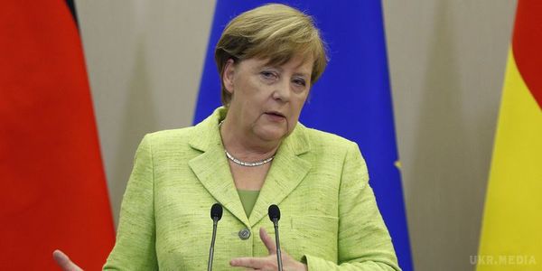  Канцлер Ангела Меркель не бачить необхідності введення місії ООН на Донбас. Ангела Меркель не бачить сенсу в заміні спостерігачів ОБСЄ спостерігачами ООН на сході України.