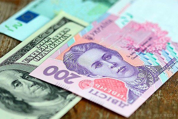 У НБУ розповіли, що долар не злетить до 30 гривень. Про це заявив заступник голови Національного банку Дмитро Сологуб в інтерв'ю FinClub .
