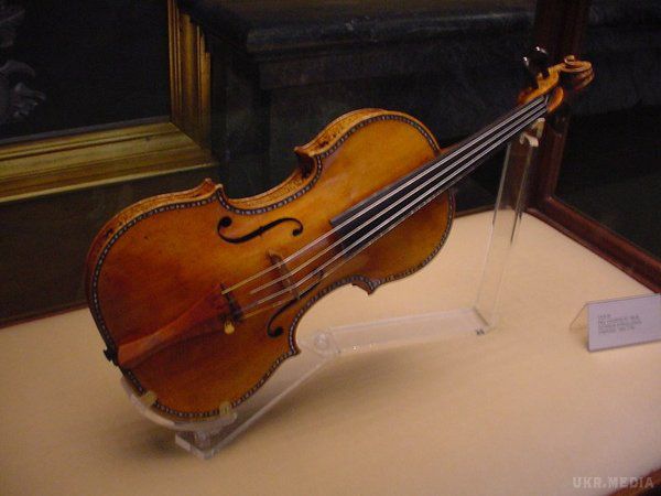 Фахівці заявили, що скрипки Страдіварі звучать гірше сучасних. Вчені змусили скрипалів наосліп оцінити звучання легендарних скрипок з сучасними