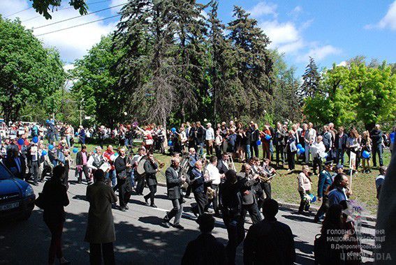 Після сутичок 9 травня у Дніпрі Аваков звільнив начальників обласної і міської поліції. 