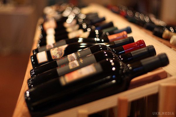 З початку року Україна імпортувала вдвічі більше вина, ніж відправила на експорт. Україна в січні-квітні 2017 імпортувала 12 млн літрів вина на загальну суму 23,4 млн дол. Такі дані наводить Державна фіскальна служба.