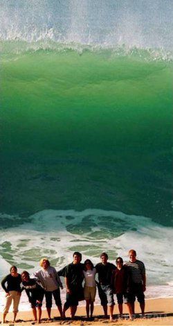 Останні кадри, які встигли зробити фотографи за секунду до загибелі (Фото). У цих фотографіях немає ні особливої чіткості, ні талановитої роботи фото-художника. Але вони розбурхують кров та й ще як! І все тому, що всі ці знімки зроблені людьми за кілька миттєвостей від власної загибелі.