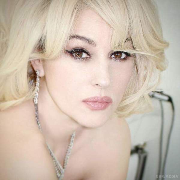 Моніка Беллуччі перетворилася на чарівну блондинку (фото). Актриса знялася в яскравій фотосесії.