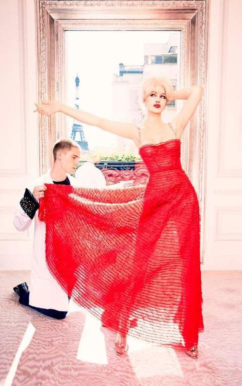 Моніка Беллуччі перетворилася на чарівну блондинку (фото). Актриса знялася в яскравій фотосесії.