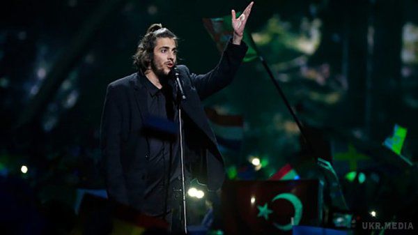 Нові цікаві факти про переможця Євробачення-2017, які ви ще не чули. У 2017 році Португалія на Євробаченні здобула першу у своїй історії перемогу. Кришталевий мікрофон отримав Сальвадор Зобрал з піснею "Amar Pelos Dois".