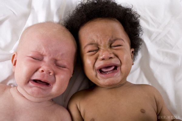 Немовлята плачуть рідною мовою - Фахівці. Вчені прийшли до висновку, що новонароджена дитина плаче на своїй рідній мові.