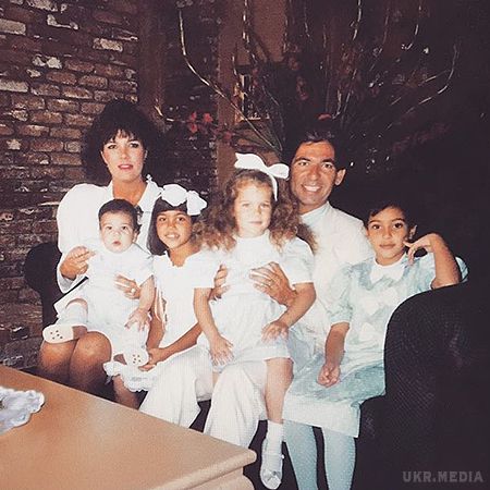 Кім Кардашьян подякувала своїм дітям у День матері: "Спасибі за те, що вибрали мене". Кім Кардашьян привітали своїх рідних з Днем матері, який святкували у США минулого неділею, 14 травня.