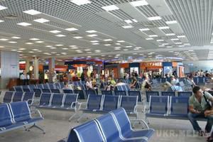 Українських туристів що застрягли в Єгипті забере новий літак. Судно, на якому українці не змогли відлетіти, залишається на перевірку Хургаді