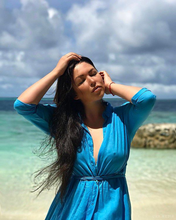 Ірина Дубцова позує без нижньої білизни на відпочинку. Дубцова полетіла відпочивати на свій улюблений курорт - Мальдівські острови.