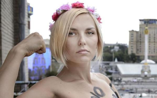 Як гологруда Femen прокоментувала зад Седюка. Екс-активістка Femen сприйняла витівку Седюка, як невинний жарт.