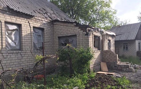 В результаті обстрілу Авдіївки Донецької області пошкоджено три житлових будинки.  З початку року в місті пошкоджено понад 500 будинків – житлових будинків і квартир – мирних жителів, 