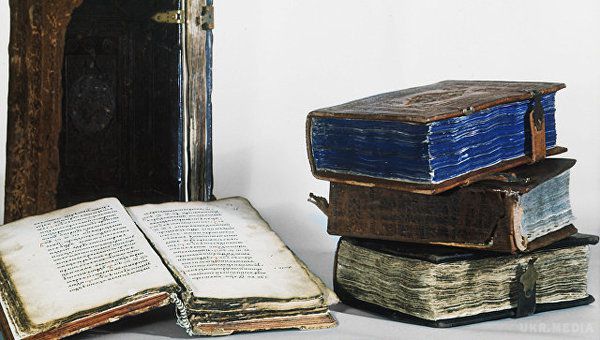 В Англії знайшли унікальну середньовічну книгу з секретами священиків. Фрагмент унікального довідника для середньовічних священиків виявили в бібліотеці Університету Редінга.