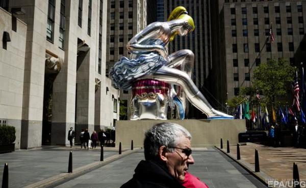 Мистецтво не для всіх: надувна балерина з'явилася в Нью-Йорку (фото). Незвичайна інсталяція з'явилася в Нью-Йорку. Відомий американський художник Джеф Кунс привіз в місто досить дивну скульптуру – надувну балерину.