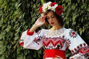 Які вишиванки купують українці і за якою ціною. Мода на вишиванки зростає. Експерти: це повернення до коріння.
