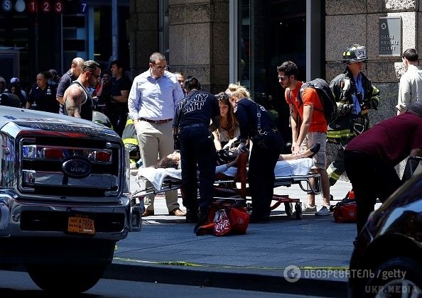 Смертельна трагедія в США: стало відомо, хто загинув під колесами авто. Під колесами автомобіля Honda, який скоїв наїзд на перехожих в Нью-Йорку, померла 18-річна дівчина