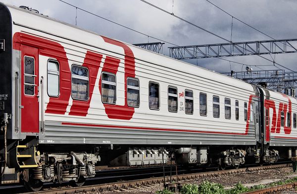 Росія виводить свої потяги з України і скасовує рейси. Виведення вагонів почалося, коли Україна ввела санкції.