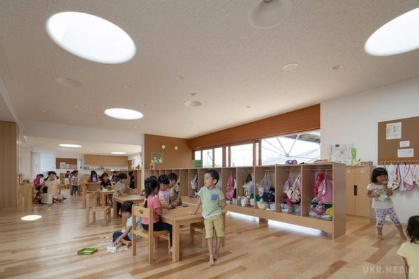 Сучасний дитячий садок в Японії (Фото). Садок розрахований на 160 дітей, тут створені всі умови для веселощів і навчання. 