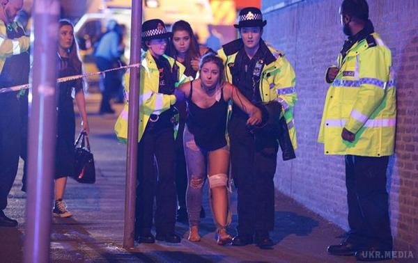 Вибух в Манчестері: 19 загиблих і 59 поранених. В результаті вибуху на стадіоні в Манчестері під час концерту в понеділок, 22 травня, за останніми даними, отримали поранення 59 осіб, 19 загинули. 