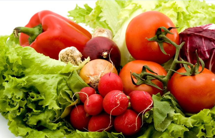 Ранні овочі: нітрати зашкалюють. Ранні овочі та ягоди милують око, та вміст нітратів в них найчатіше неймовірно високий -- це підтверджують  численні лабораторні дослідження,